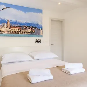 Varos Serenity 2 Apartment